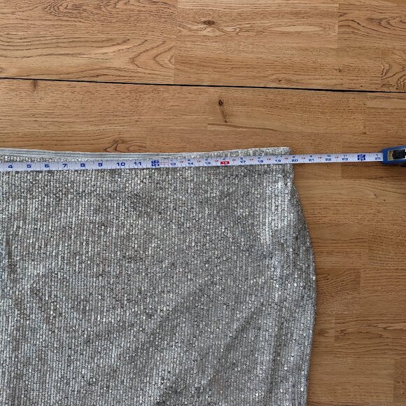 Express Silver Sequin Mini Skirt Sz XL - Picture 6 of 10